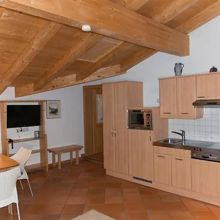 Konukevi Haus Angela 3*